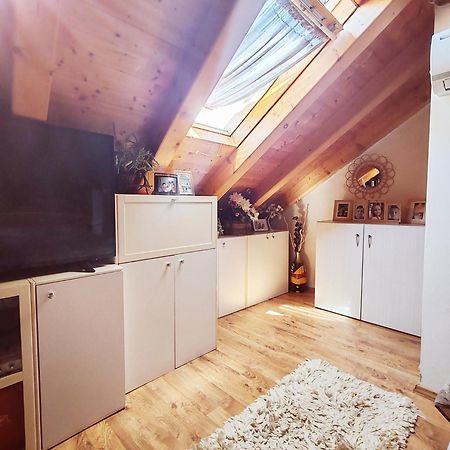 Apartman Hygge Lägenhet Omiš Exteriör bild